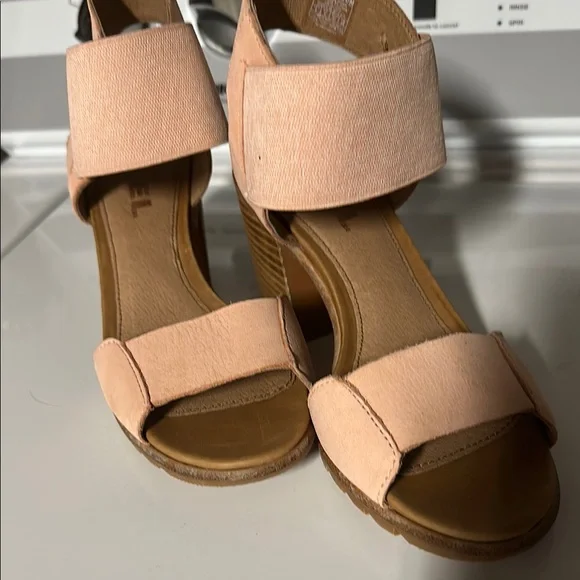 Sorel - Brand NEW Peach Sandals - Picture 1 of 6